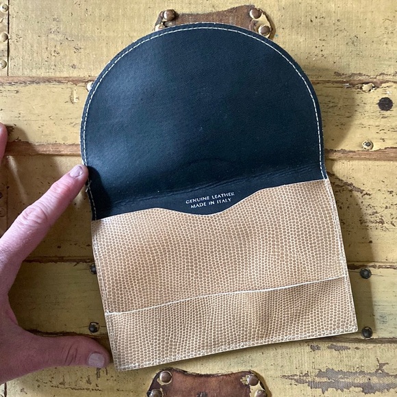 ITALY TRAVEL WALLET ORGANIZER LEATHER PASSPORT HOLDER GRAIN LEATHER NWOT - Picture 3 of 4